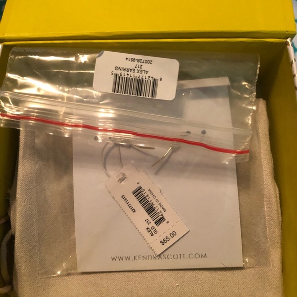 Kendra Scott Earrings - Picture 5 of 7